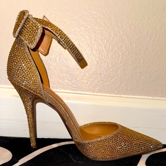 - Jessica Simpson Gold Rhinestone “Whispie” Pointed Toe Ankle Strap Heels 7 - Picture 11 of 15